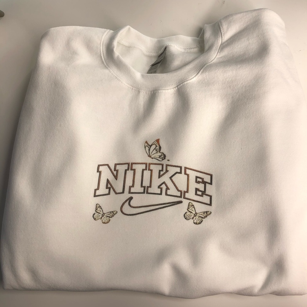 Butterfly Nike spell out crewneck